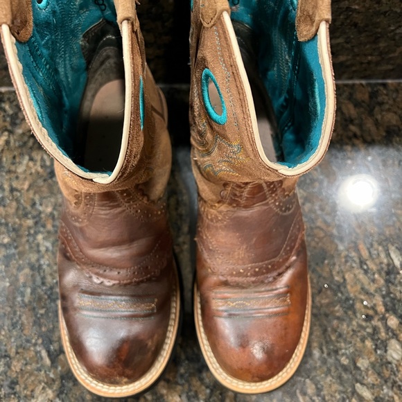 Size 8.5 Ariat fatbaby boots - Picture 4 of 5